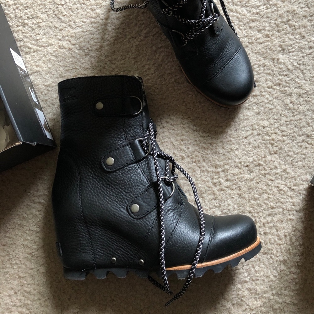 SOREL Joan of Arc  shearling NIB! 🎁🔥